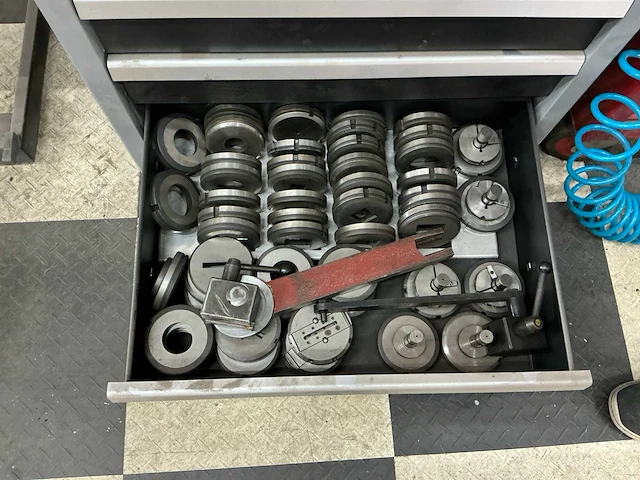 Trumpf cn901 pons-nibbel machine - afbeelding 37 van  51