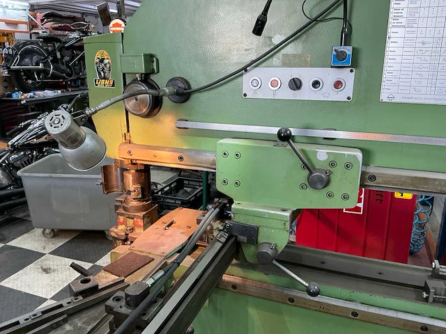 Trumpf cn901 pons-nibbel machine - afbeelding 48 van  51