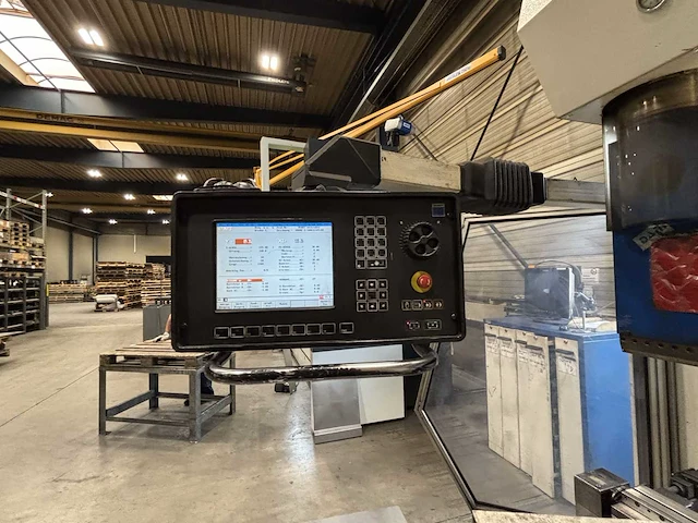 Trumph - 1999 - trumabend v230 - cnc kantbank - afbeelding 4 van  9