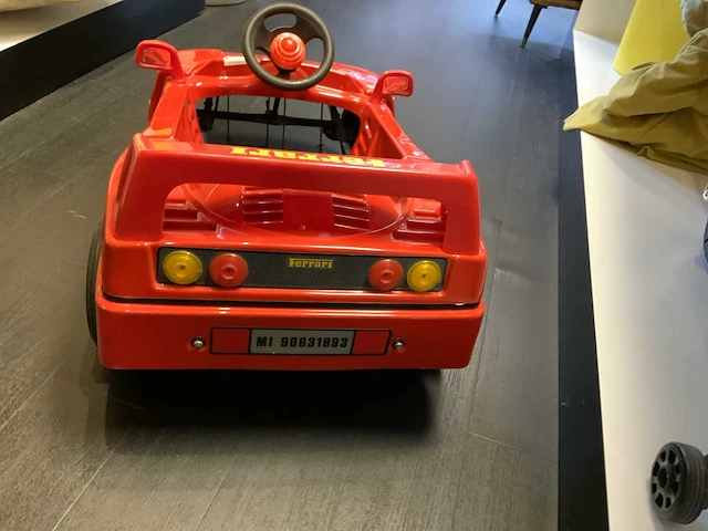 Tt toys ferrari f40 trapauto - afbeelding 3 van  10