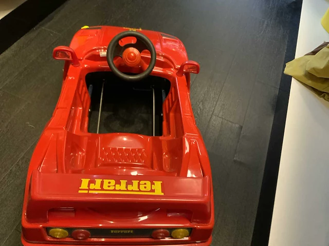 Tt toys ferrari f40 trapauto - afbeelding 4 van  10