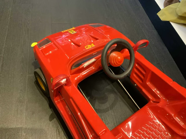 Tt toys ferrari f40 trapauto - afbeelding 6 van  10