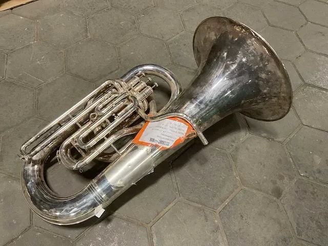 Tuba - afbeelding 4 van  6