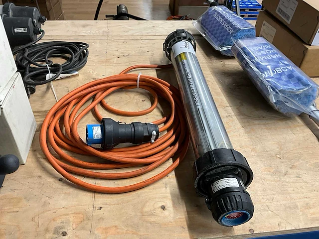 Tube light - afbeelding 1 van  5