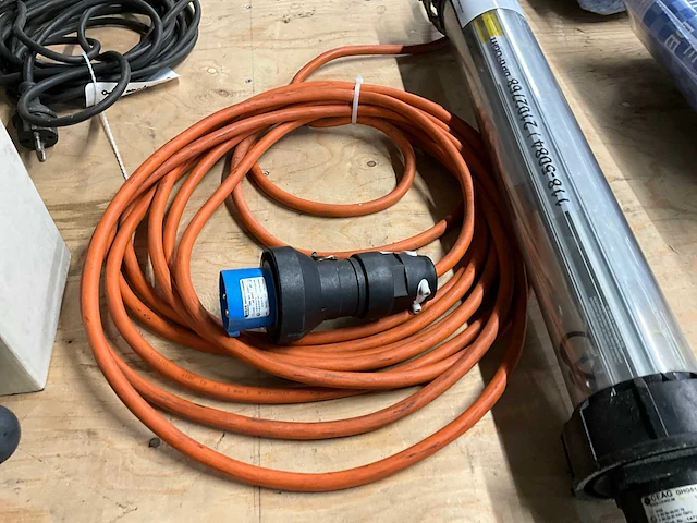 Tube light - afbeelding 3 van  5
