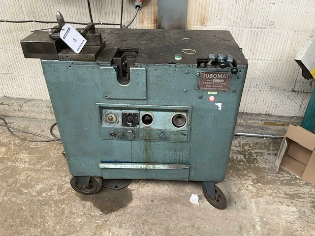 Tubomat 1976 snijringen montagemachine - afbeelding 2 van  6