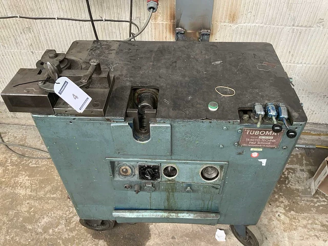 Tubomat 1976 snijringen montagemachine - afbeelding 3 van  6