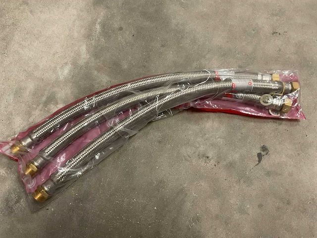 Tucai extra twist mg-1-700 set á 3 stuks flexibele rvs aansluitslangen (2x) - afbeelding 1 van  2
