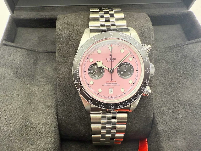 Tudor black bay chrono pink | 79360n-0019 | "inter miami" | pink dial | 06-2025 | new - afbeelding 5 van  12