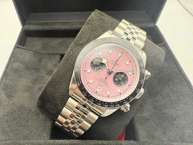 Tudor black bay chrono pink | 79360n-0019 | "inter miami" | pink dial | 06-2025 | new - afbeelding 6 van  12