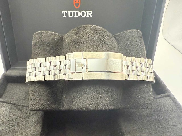 Tudor black bay chrono pink | 79360n-0019 | "inter miami" | pink dial | 2025 | new - afbeelding 9 van  12