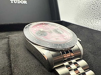 Tudor black bay chrono pink | 79360n-0019 | "inter miami" | pink dial | 2025 | new - afbeelding 12 van  12
