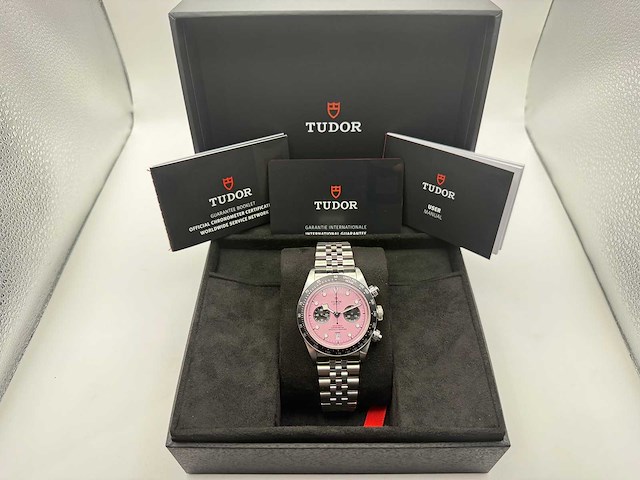 Tudor black bay chrono pink | 79360n-0019 | "inter miami" | pink dial | 2025 | new - afbeelding 4 van  12