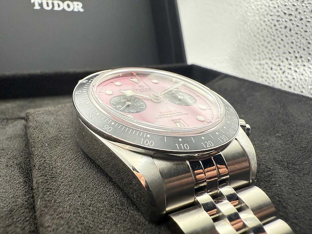 Tudor black bay chrono pink | 79360n-0019 | "inter miami" | pink dial | 2025 | new - afbeelding 12 van  12