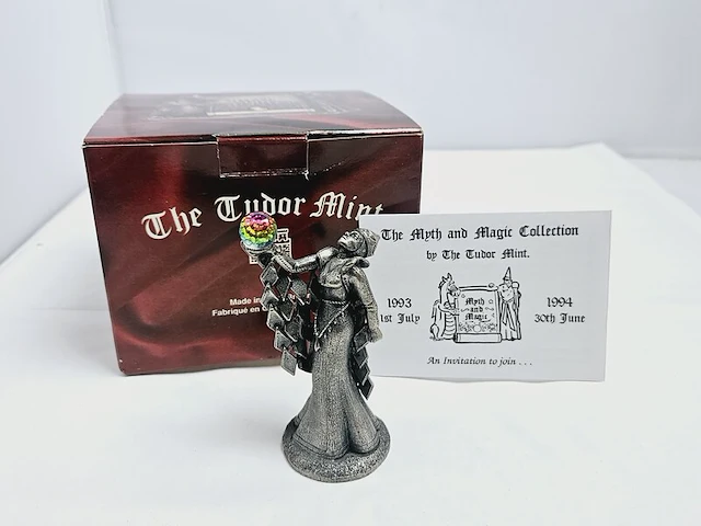 Tudor mint england - crystal queen statuette met zilver vergoten - afbeelding 1 van  6