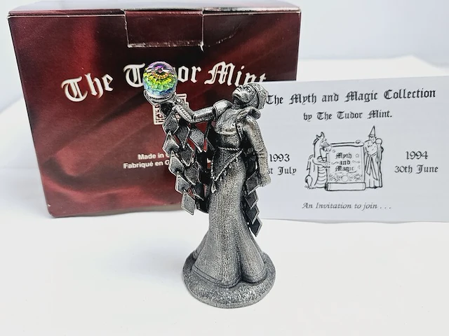 Tudor mint england - crystal queen statuette met zilver vergoten - afbeelding 2 van  6