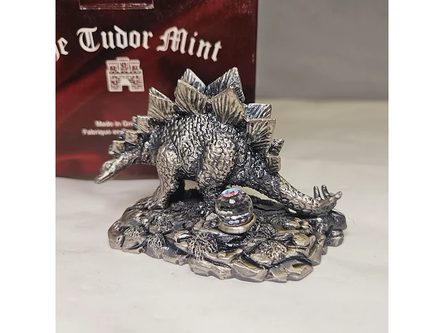 Tudor mint england - stegosaurus statuette met zilver vergoten - afbeelding 2 van  7