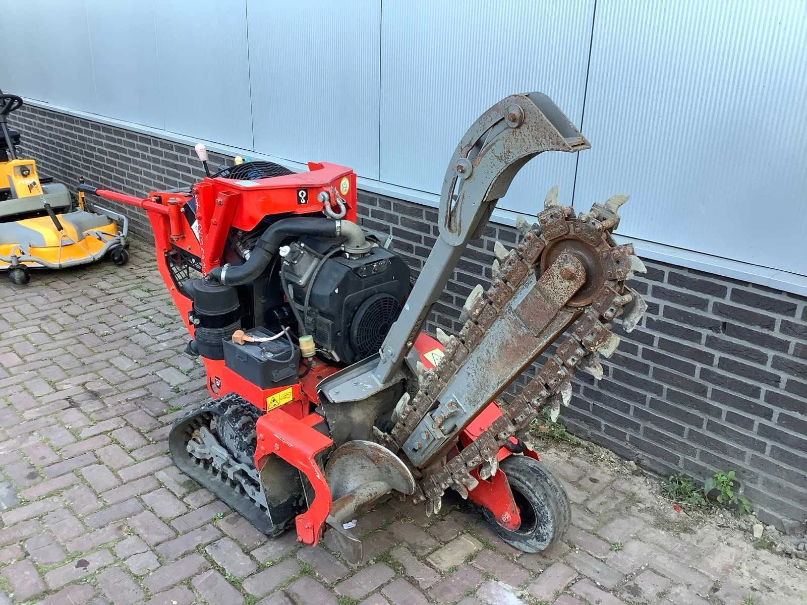 Tuin- en parkmachines, bedrijfswagens en gereedschappen wegens herorganisatie