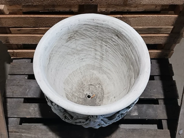 Tuinbeeld, bloembak, grijs patine - afbeelding 6 van  6