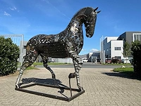 Tuinbeeld dressuur paard - afbeelding 5 van  12