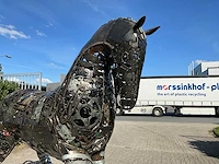 Tuinbeeld dressuur paard - afbeelding 7 van  12