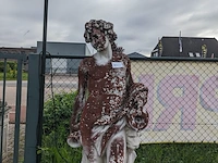 Tuinbeeld man met leeuw