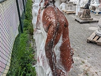 Tuinbeeld man met leeuw - afbeelding 9 van  9