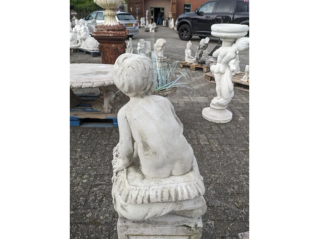 Tuinbeeld op sokkel - afbeelding 8 van  8