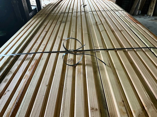 Tuinplank douglas triple rhombusprofiel 500x14,5x1,8 cm (93x) - afbeelding 4 van  5