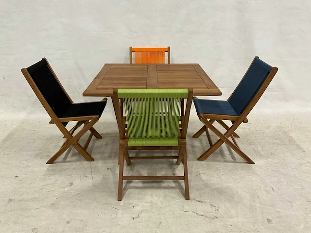 Tuinset met 4 klapstoelen - afbeelding 1 van  4