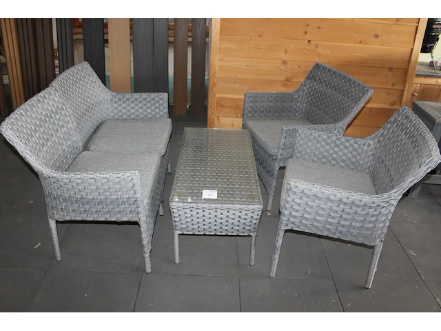 Tuinset tuindeco bestaande uit tafel met glazen topblad 44 x 86 cm, bankje 110 x 62 cm en twee stoelen. - afbeelding 1 van  6