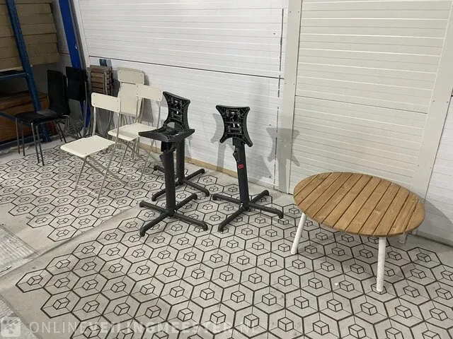 Tuinstoelen, tuintafels, en overige tuin artikelen - afbeelding 1 van  8