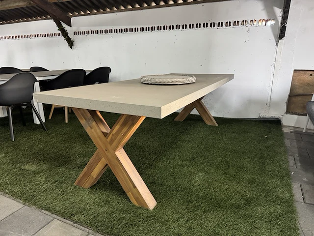 Tuintafel met acaciahouten poten 250x100,5x78 cm buiten. - afbeelding 2 van  8