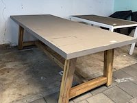 Tuintafel met acaciahouten poten 250x100,5x78 cm buiten. - afbeelding 2 van  7