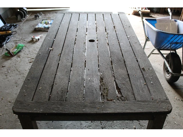 Tuintafel van hout. afmeting 182 x 90 x 70cm. - afbeelding 2 van  2