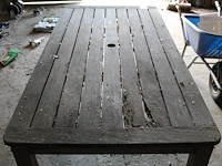 Tuintafel van hout. afmeting 182 x 90 x 70cm. - afbeelding 2 van  2
