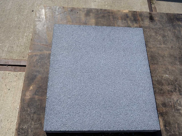 Tuintegels kleurecht van beton (ca. 7.2m²) - afbeelding 1 van  1