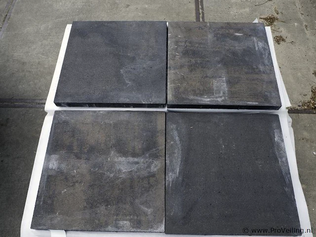 Tuintegels van beton - kleur bruin/zwart - 60x60x4,4cm - 17,5m² - afbeelding 1 van  1