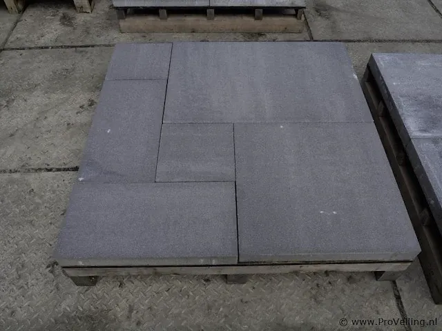 Tuintegels van beton - kleur grijs genuanceerd - wildverband - 50m² - afbeelding 4 van  4