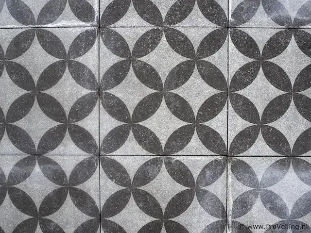 Tuintegels van beton - kleur licht grijs bloem motief - 60x60x4cm 15m² - afbeelding 4 van  4