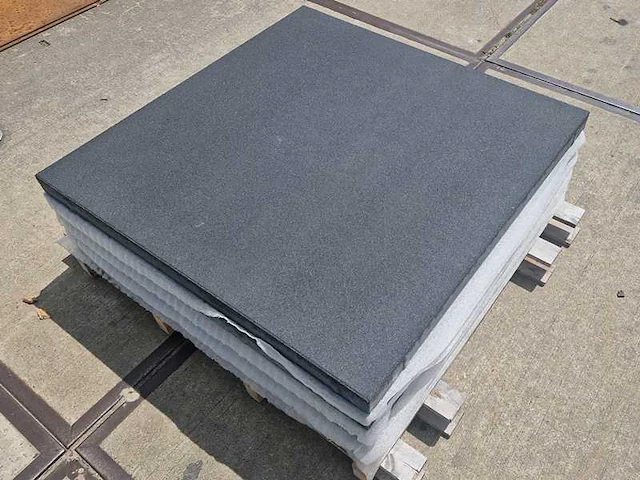 Tuintegels van beton (ca. 12m²) - afbeelding 1 van  3
