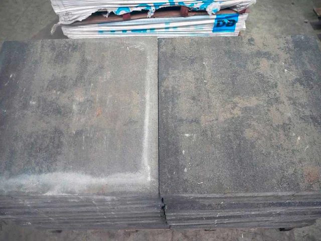 Tuintegels van beton (ca. 19,4m²) - afbeelding 1 van  1
