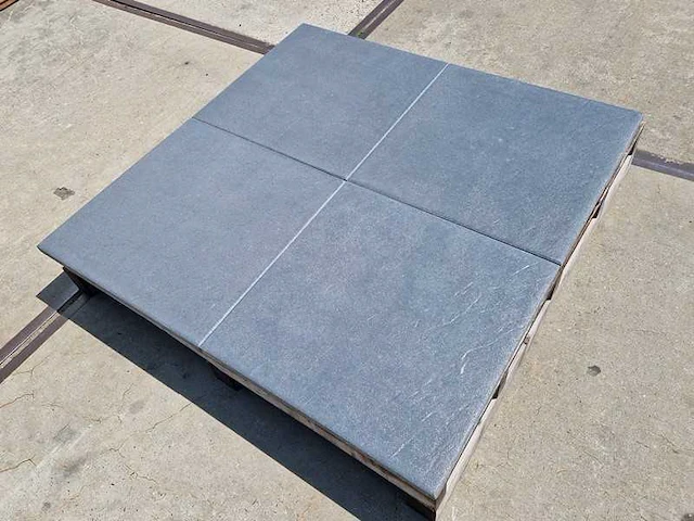 Tuintegels van beton (ca. 23m²) - afbeelding 1 van  2