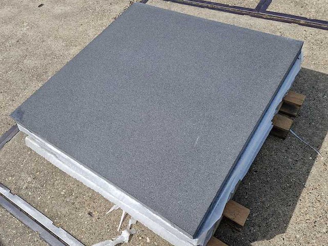 Tuintegels van beton (ca. 27m²) - afbeelding 1 van  3