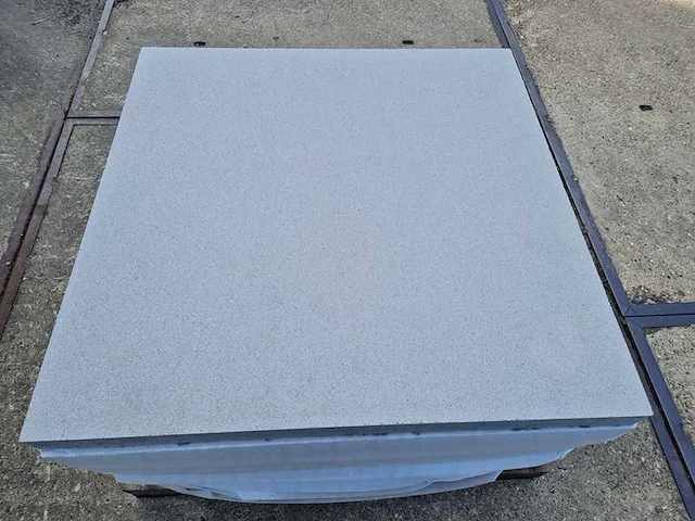 Tuintegels van beton (ca. 28m²) - afbeelding 3 van  4