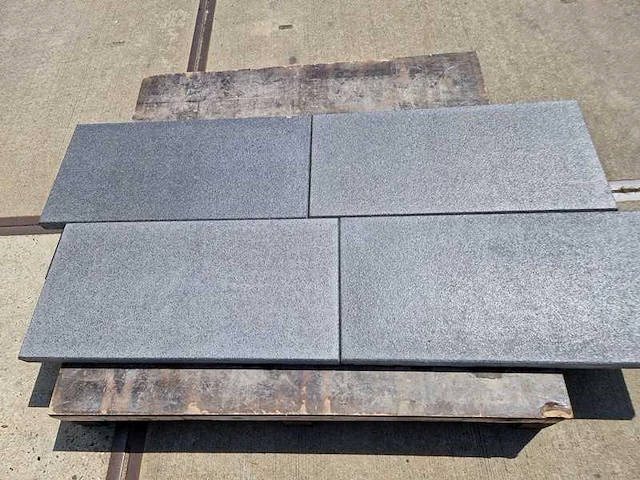 Tuintegels van beton (ca. 29m²) - afbeelding 2 van  2