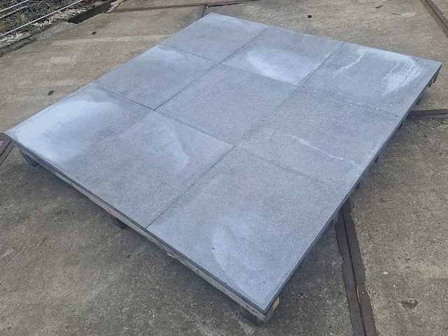 Tuintegels van beton (ca. 36.7m²) - afbeelding 1 van  2