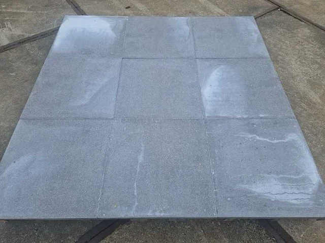 Tuintegels van beton (ca. 36.7m²) - afbeelding 2 van  2
