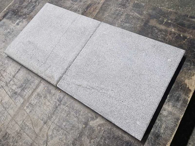 Tuintegels van beton (ca. 36m²) - afbeelding 1 van  2