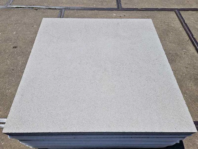 Tuintegels van beton (ca. 38m²) - afbeelding 2 van  2
